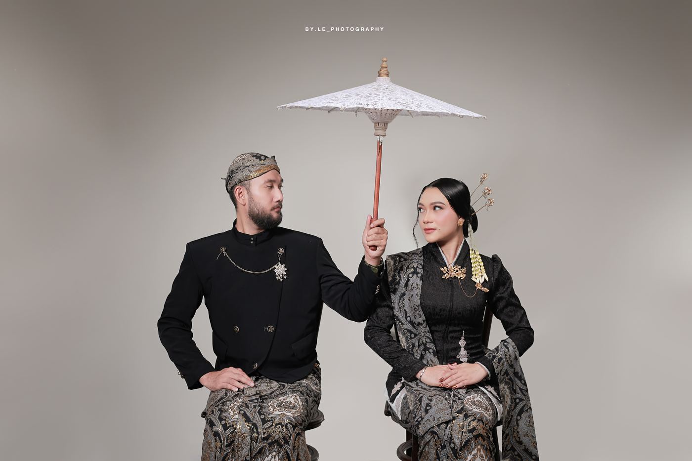Aldio dan Selviana berpayung